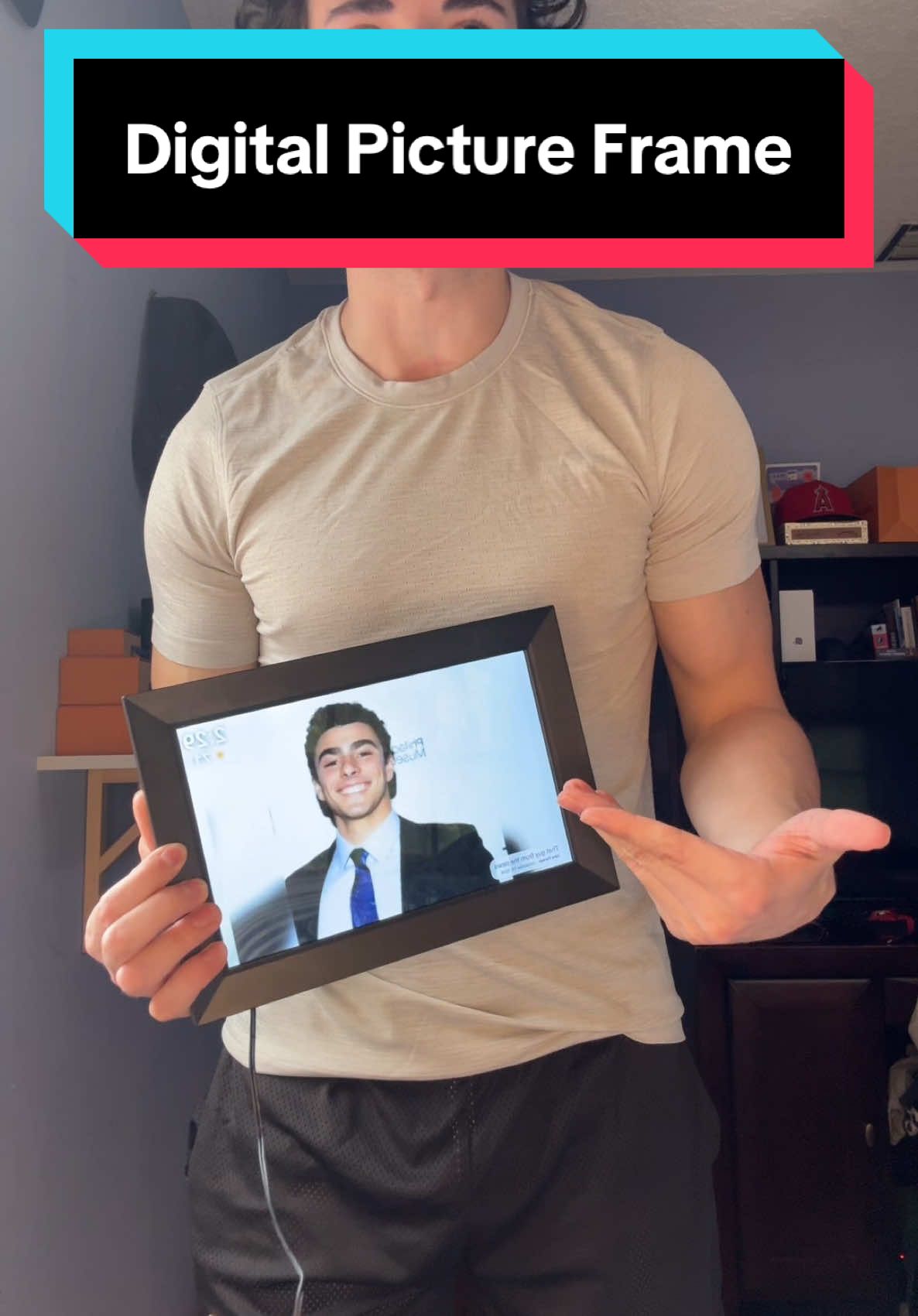😂😂😂  #digitalphotoframe #giftinspo #cheapchristmasgifts #digitalframes #digitalpictureframe 