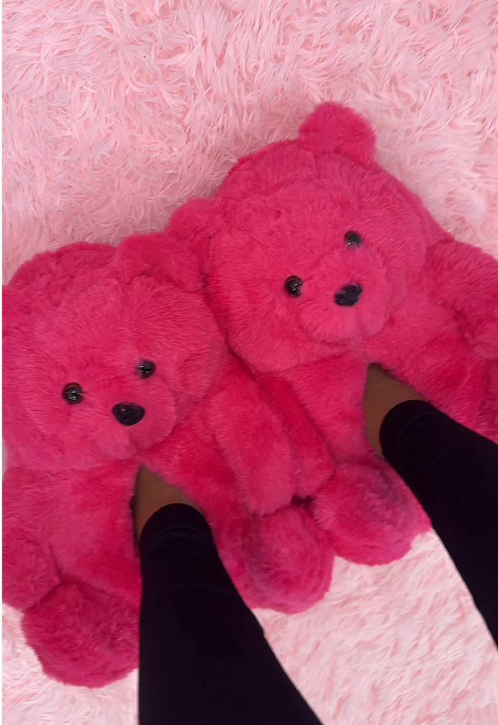 Super cute pink teddy bear slippers 😍 pink finds! All pink everything💞 #pinklifestyle #pinkfinds #pinkbedroom #pinkbed #teddybear #teddybearslippers 
