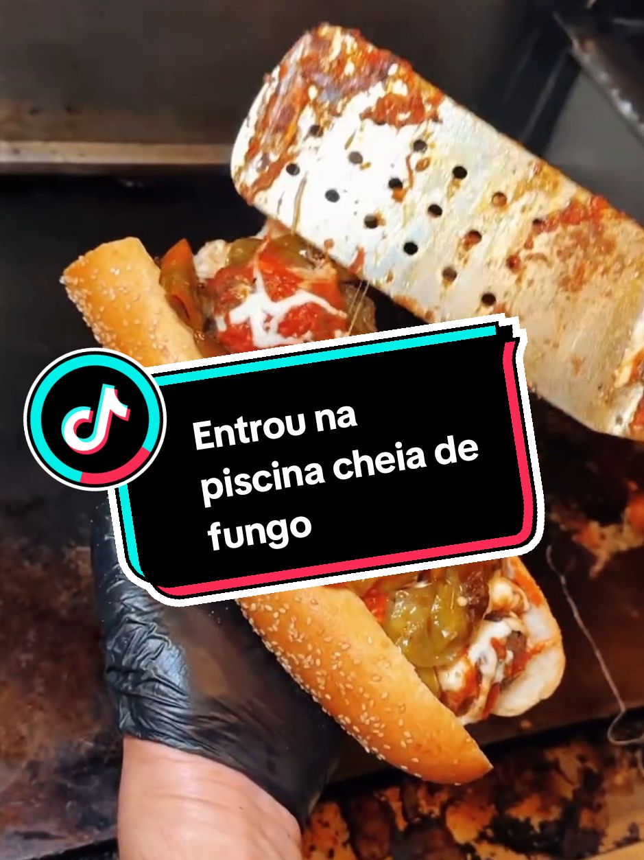 Entrou na piscina cheia de fungo  #audiosparatiktok #audiosengraçados #humortiktok #historia 