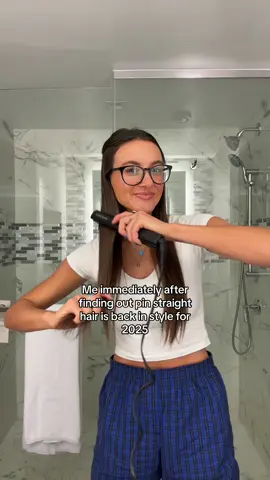 I’d lowkey give my right arm to go back to 2009 just saying 🫠 #straighthair #hairstraightener #hairstyles #easyhairstyles #throwbacksongs #2009 #foryou #hairtok #hairtutorial 