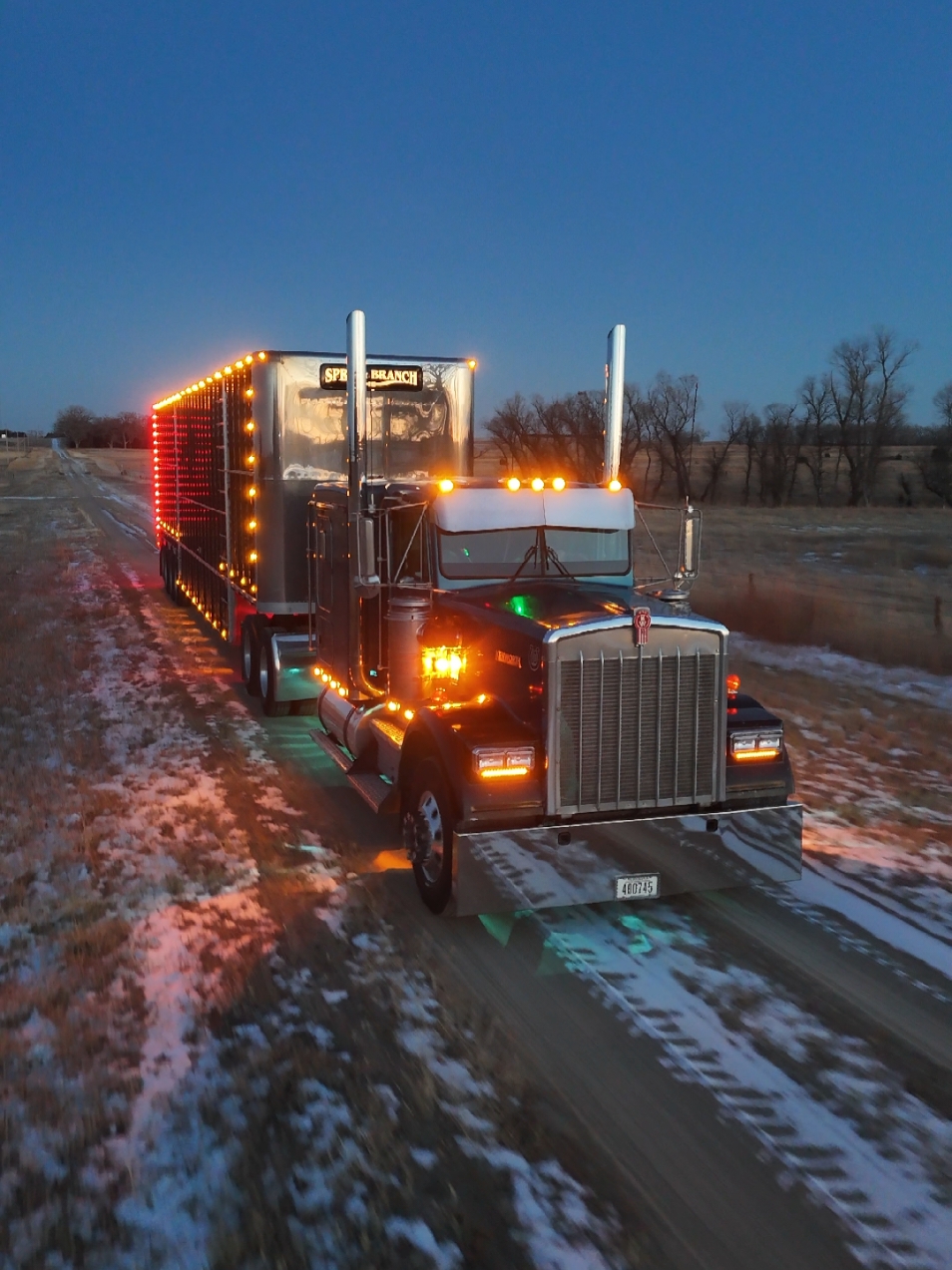 #itsnotajobitsalifestyle #meetyaatthetop #keeponkeepinon #kenworthw900 #wilsontrailers #nebraska #fyp 