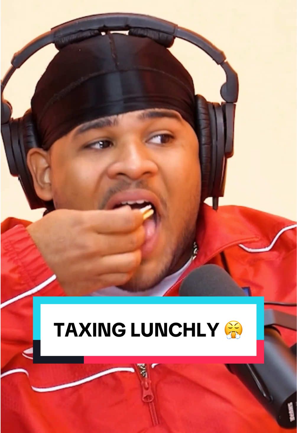 😤 FANUM TAXES LUNCHLY! 😋 #loganpaul #mikemajlak #fanum #fanumtax #fanumtv #amp #lunchly #impaulsive @Logan Paul @heybigmike @Fanum @LUNCHLY