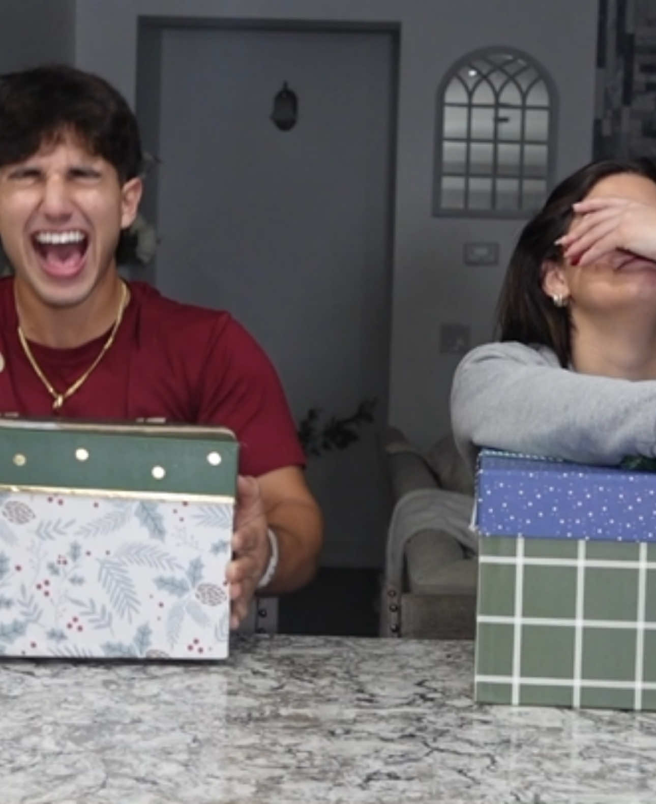 New video on Keilly&kendry channel at 6:00pm ,so funny 😂😂😂😂@YELANY @KendryAlonso @keilly alonso #naughtyvsnice #naughty #nice#challenge#siblingsgoals #christmasgift #Siblings#keillyalonso#kendryalonso #unboxing#laugh#christmaschallenge 