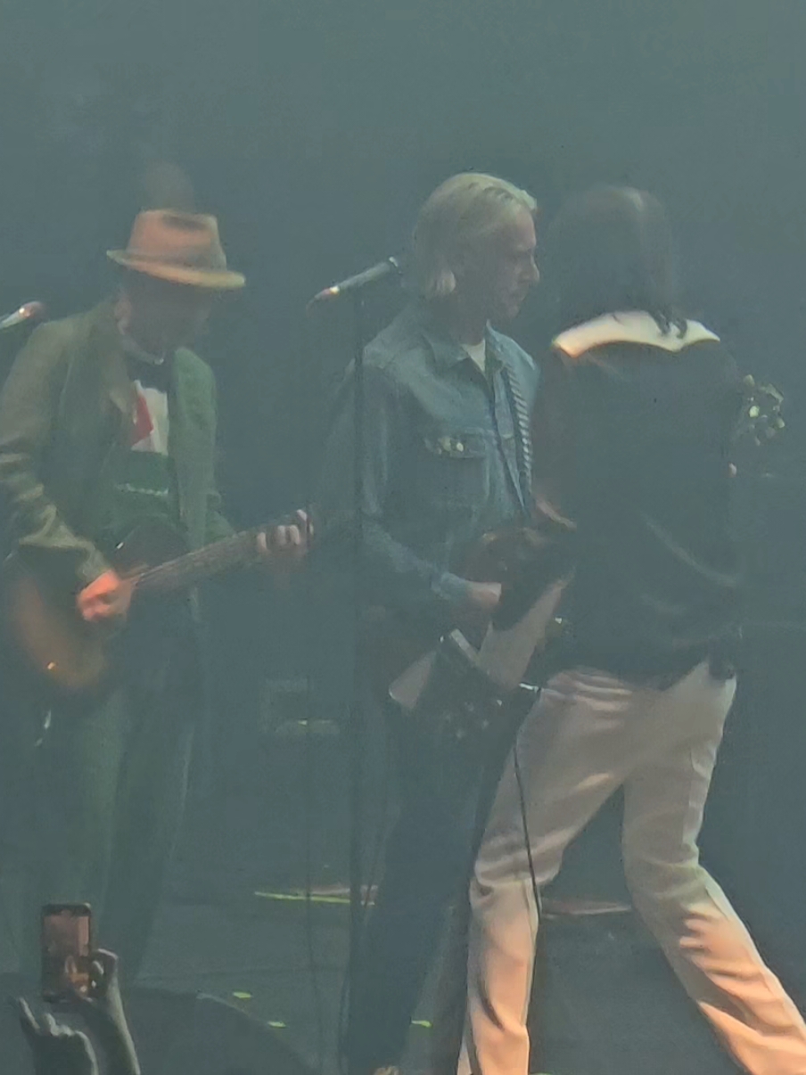 Primal Scream and Paul Weller - Rocks - Gig for Gaza: A Humanitarian Fundraiser - O2 Brixton Academy London. #primalscream #paulweller #gaza 