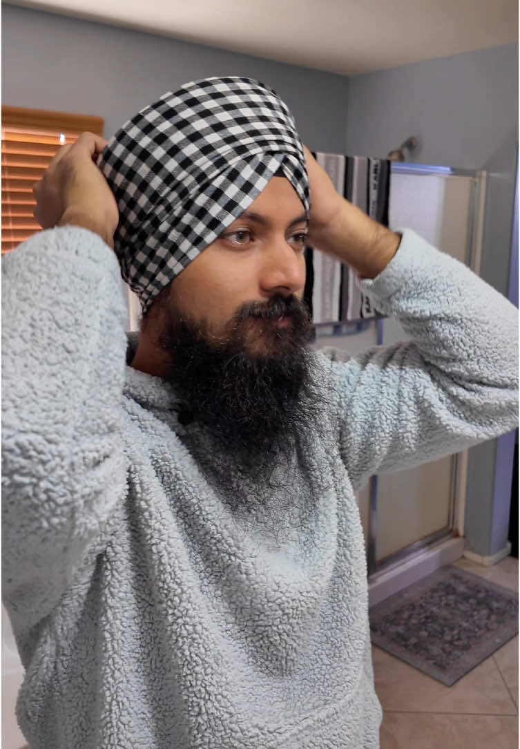 How to tie a dabiyan wala parna🏁🤓 #dabiwalaparna #parna #pagg #singhbrostv #punjabi #punjabitiktok #browntiktok #grwm #outfitinspo #mensfashion 