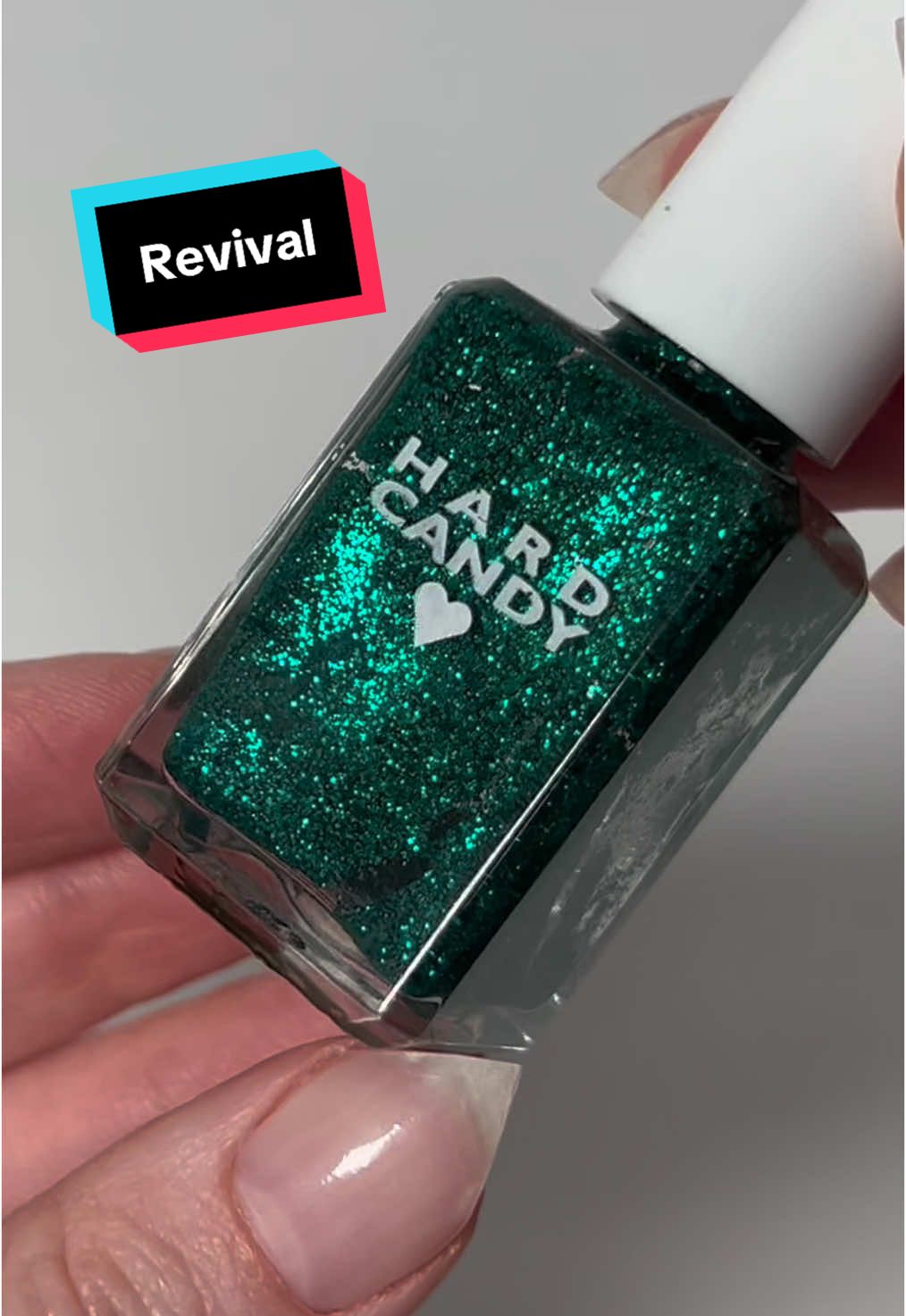 Let’s revive Hard Candy Grinch from their 1996 holiday collection 🤩 #vintagenailpolish #nailpolishrevival #90sthrowback #grinch #hardcandy #90snostalgia #nostalgic90s #90s #1990s #nostalgia #nostalgic #nailtok #vintagecosmetics #vintagemakeup 