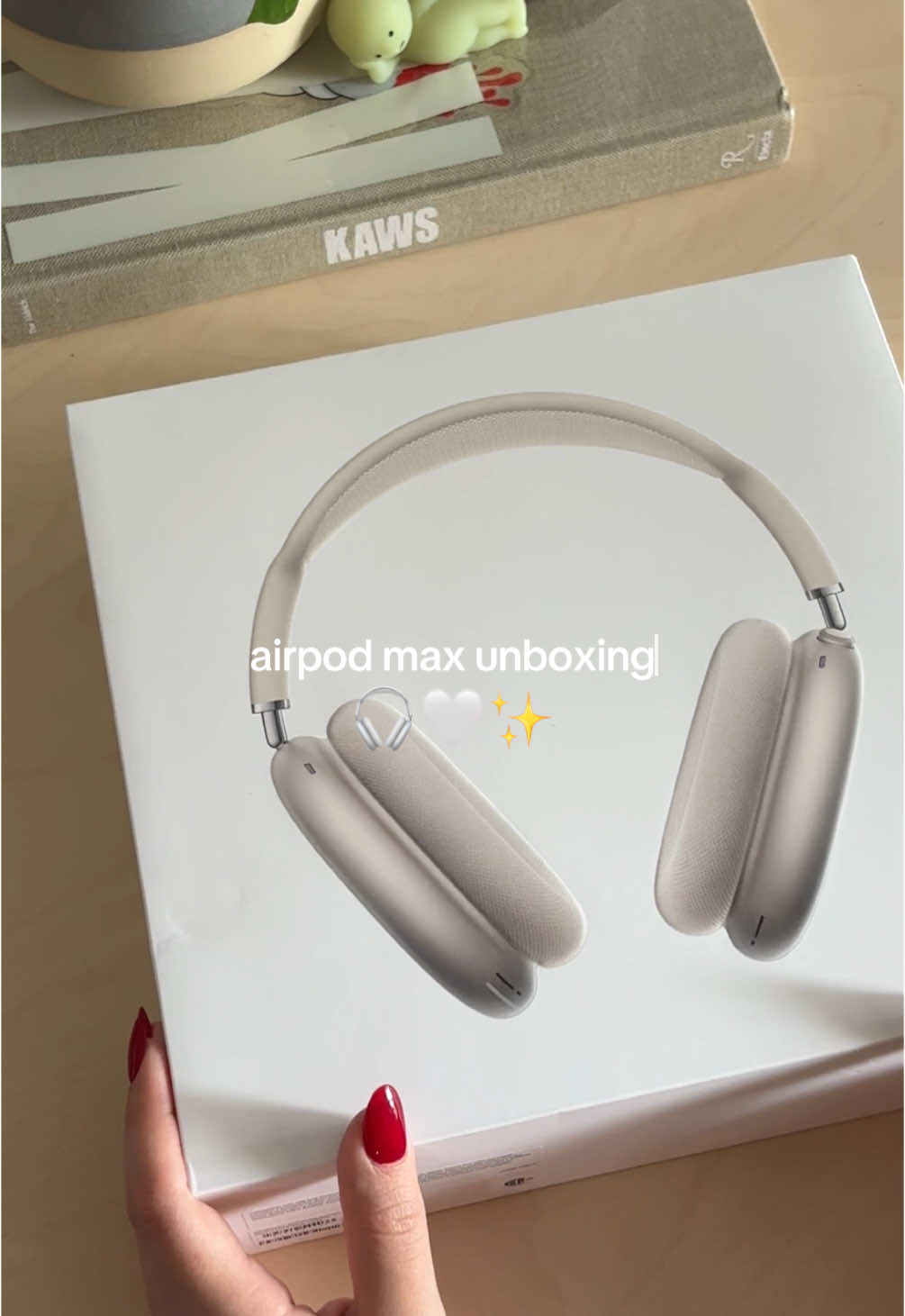 airpod max unboxing 🎧🤍✨ i love them so much!! taking this one out the drafts #airpodsmax #airpodmaxunboxing #apple #fyp #unboxing 