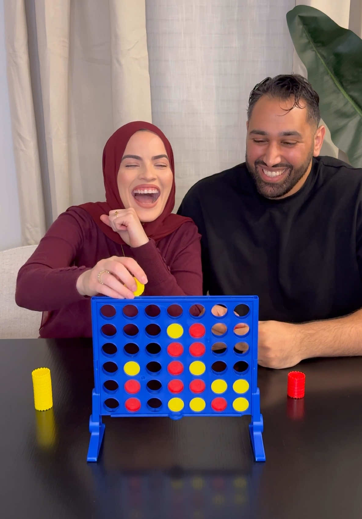 What’s going onnnnnn? 😂 #connect4 #boardgametok #boardgames #GameNight #couples 
