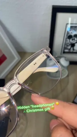 The incident of the woman crashing her car while getting her phone call is alarming. However, the GS03 Bluetooth glasses are here to help! They allow for calls and music, and come in useful clear and sunglass versions. On holiday sale in the TikTok Shop. Get yours now. #smartglasses #tiktokmademebuyit #holder 