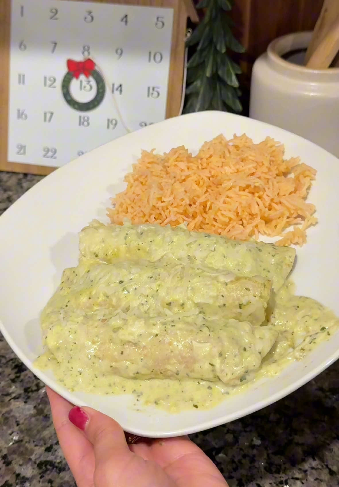 super easy dinner idea | enchiladas suizas 🤤🫶🏽 #DinnerIdeas #Recipe #enchiladas #mexicanfood #comidamexicana #foodtiktok #foodies @H-E-B 