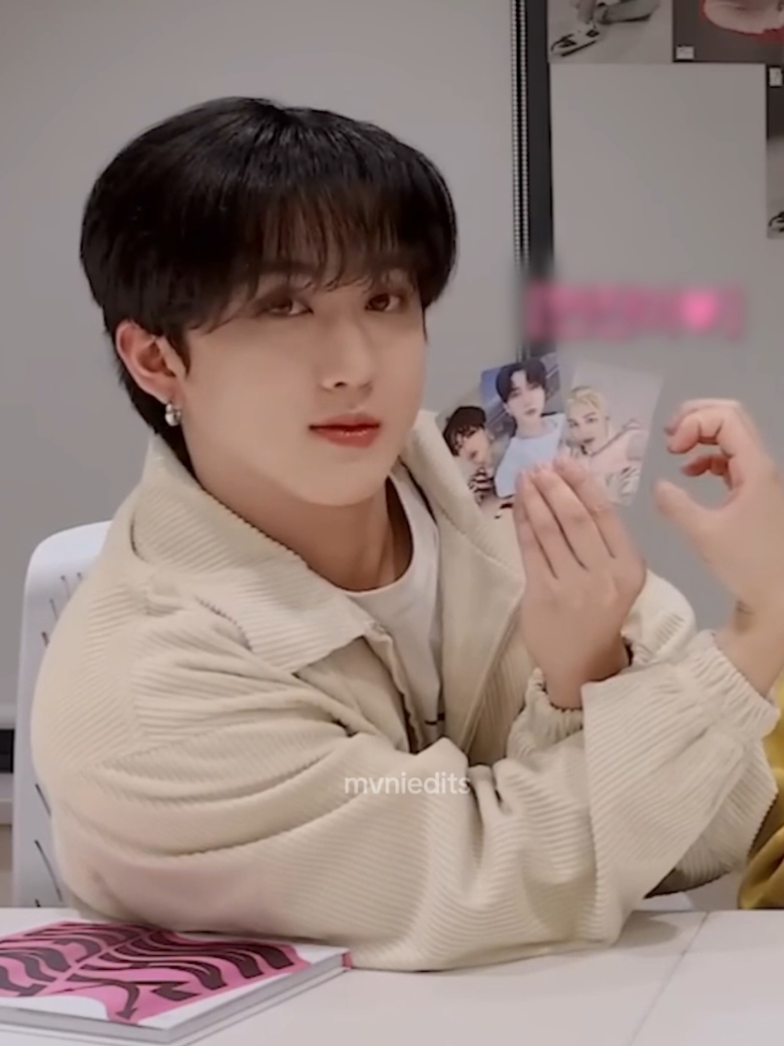 do you randomly shout 'PUT 'EM UP 💪🏻' or are you normal @Stray Kids #changbin #skz #straykids #창빈 #seochangbin #스트레이키즈 #spearB #kpopfyp #changbinedit #skzstay #lovestay #dwaekki #skzedit #fyp 