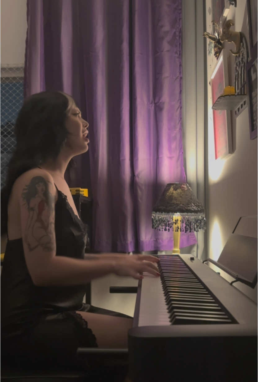 Homenagem pra minha cigana que ta sempre comigo ❤️ #ciganadefe #pombagiracigana #pianocover #cigana #fy #fyp 