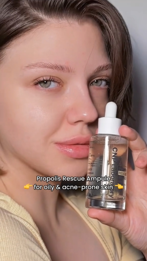Try this for 2 weeks and thank us later😎💛✨ Our #Propolis Rescue Ampule is clinically proven to reduce excessive sebum & oil, decrease blackheads, and minimize enlarged pores after 2 weeks!!🤩 Perfect for oily or acne-prone skin—so get yours now on @Amazon or our #TikTokShop 🪄 #oilyskin #acneproneskin #glassskin #glowyskin #niacinamide #ampoule #serum #kbeauty #koreanskincare #cnp #cnplaboratory 
