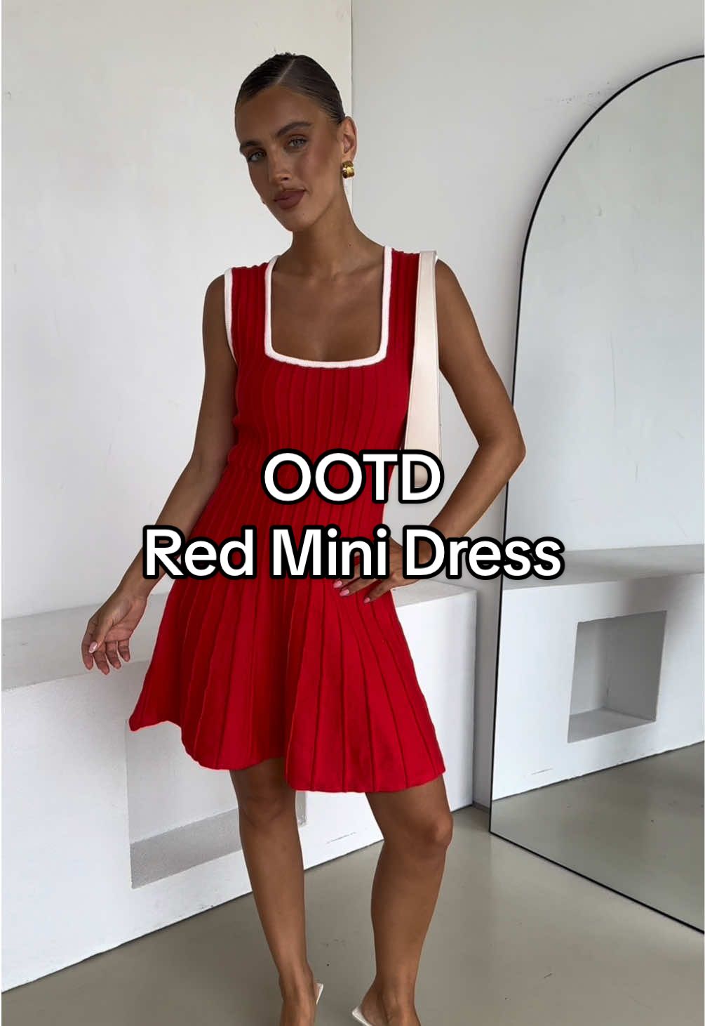 An iconic red moment #runwayscout #festiveoutfit #reddress #outfitstyling #fashiontiktok #fitcheck #OOTD #summeroutfits #christmasdress #festiveoutfit 