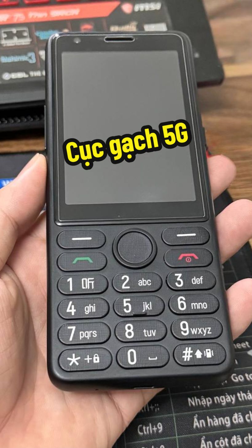 Cục gạch thời 5G Đa năng, kết hợp bàn phím và cảm ứng, thích hợp cho người lớn và bác nào làm máy phụ. Đặc biệt làm máy phát wifi thì hết ý!!! #TCL #dienthoai #celebrity #oppo #iphone #motorola #google #cellphones #dienthoaihay #redmi #huawei #xiaomi #congnghe #apple #samsun