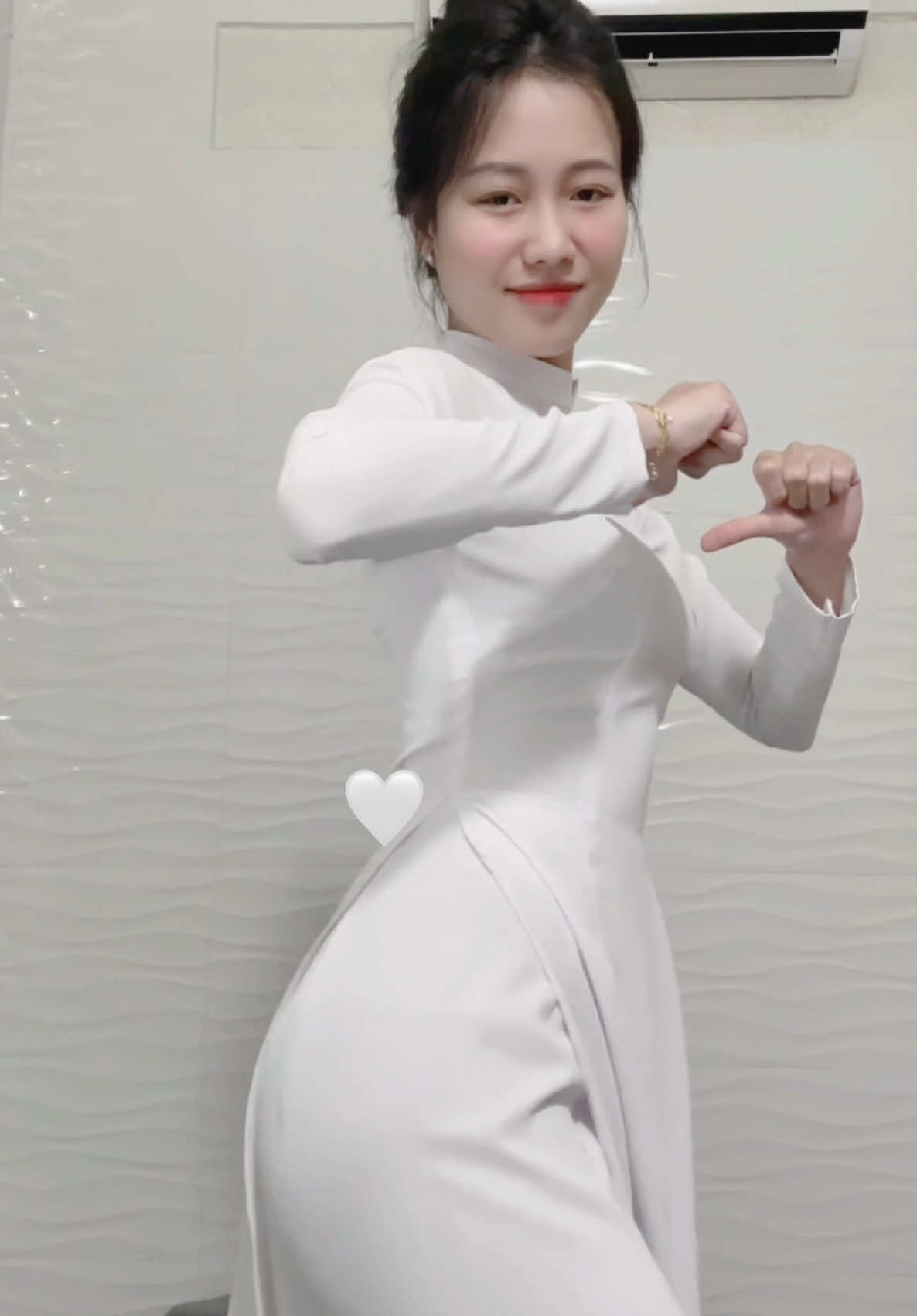 Mới học về…#hantran1998 #tiktok #dance #trending #xuhuong 