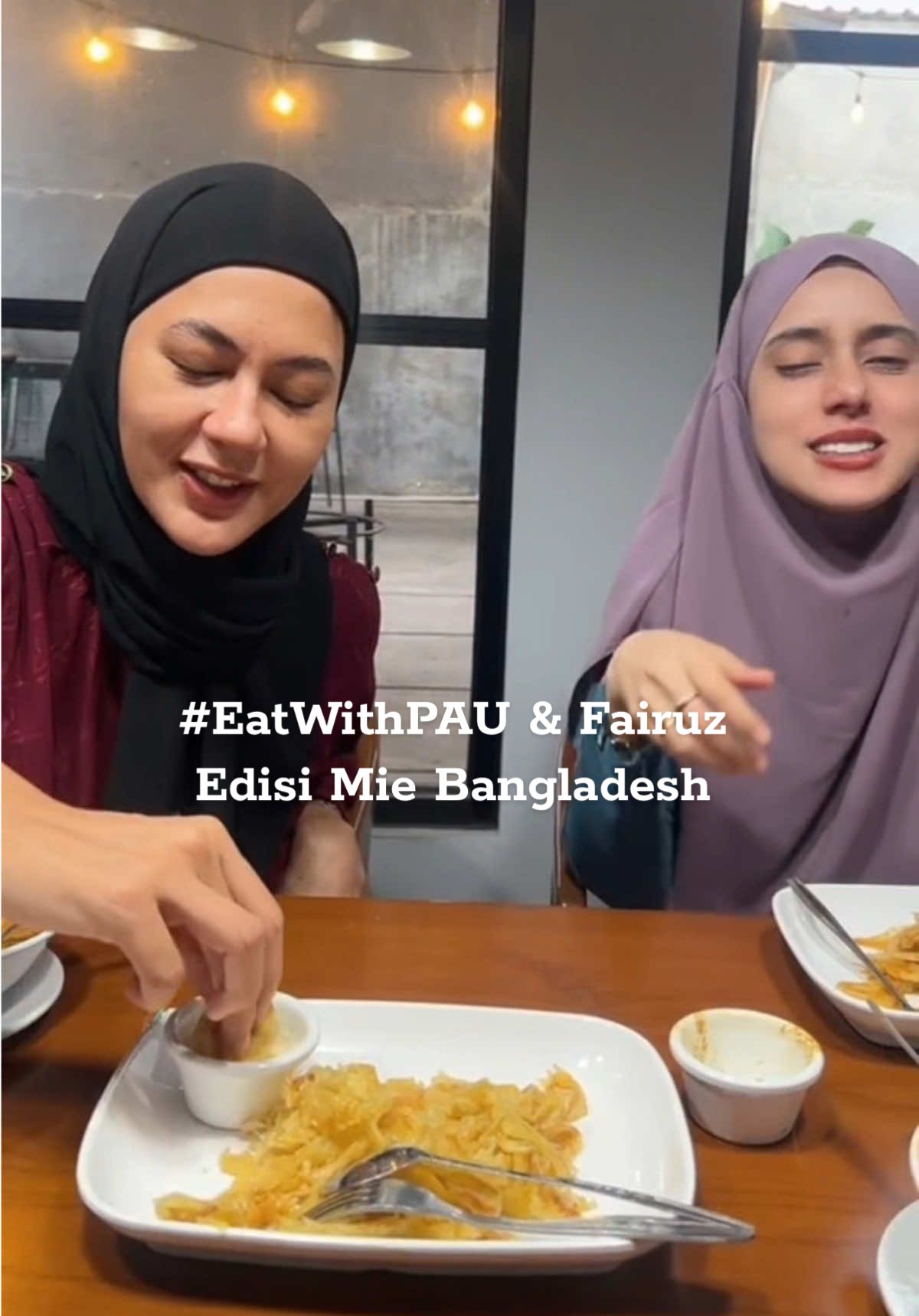 #allahummabarik akhirnya @SonFai Family nyobain Mie Bangladesh Rumahan jugaa🫶🏻 jadi kalian team cocol atau siram nihh?👀 #ceritapaulaver #paulaverhoeven #eatwithpau #miebangladesh #miebangladeshrumahan 