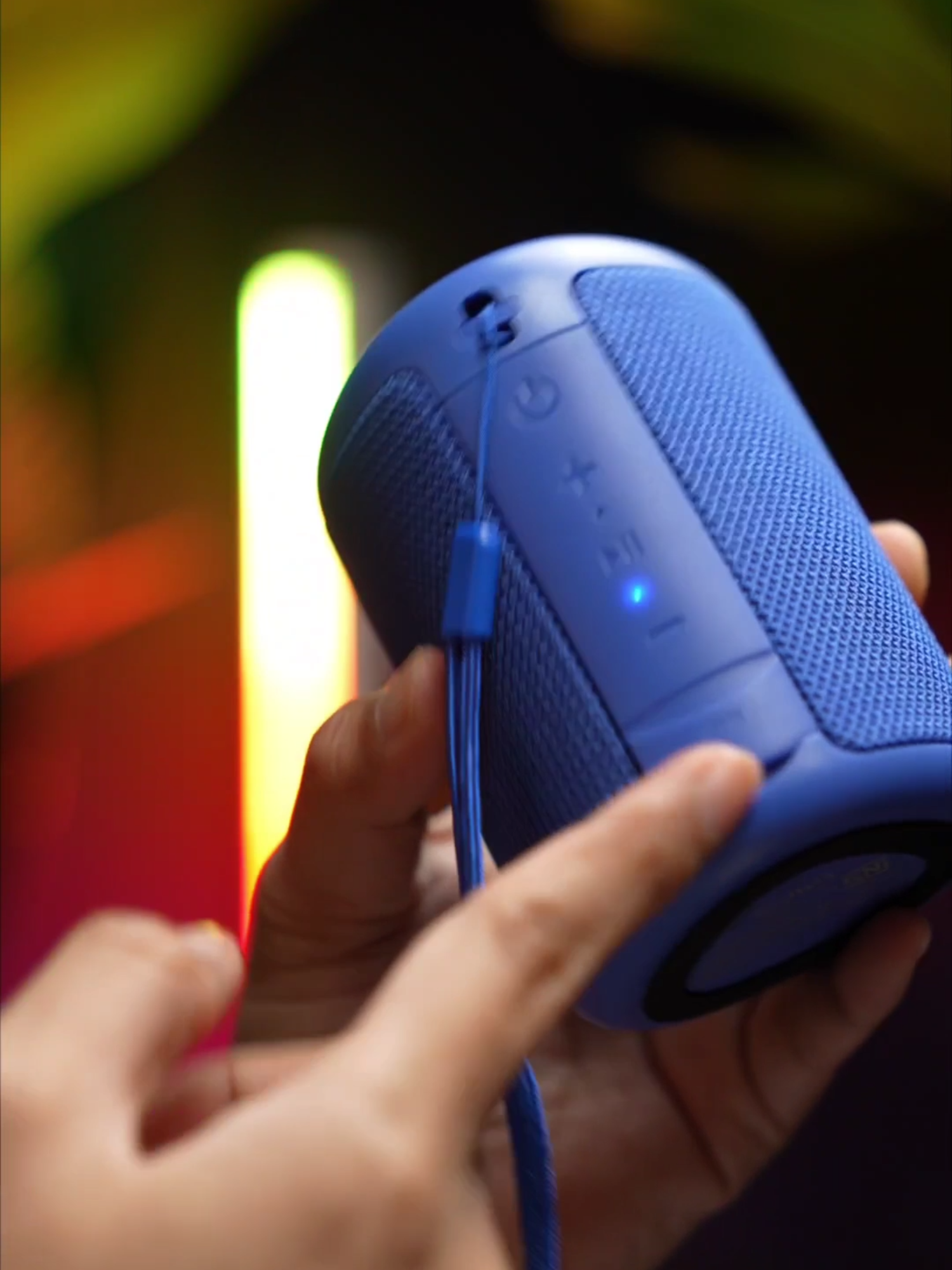 Bawa musikmu ke level berikutnya dengan ROBOT RB120 Bluetooth Speaker! Dibekali Bluetooth 5.3 untuk koneksi lebih stabil, ditambah efek RGB yang bikin suasana makin seru. Tahan cipratan air dengan rating IPX4, cocok untuk outdoor atau pesta kecil di rumah. Suaranya jernih dan powerful untuk segala aktivitas. Yuk, checkout sekarang dan nikmati promonya! #ROBOTRB120 #SpeakerBluetooth #RGBSpeaker #WaterproofSpeaker #WIBGajian #Promoguncang1212 #Cuantanpabatas #Megaguncang1212