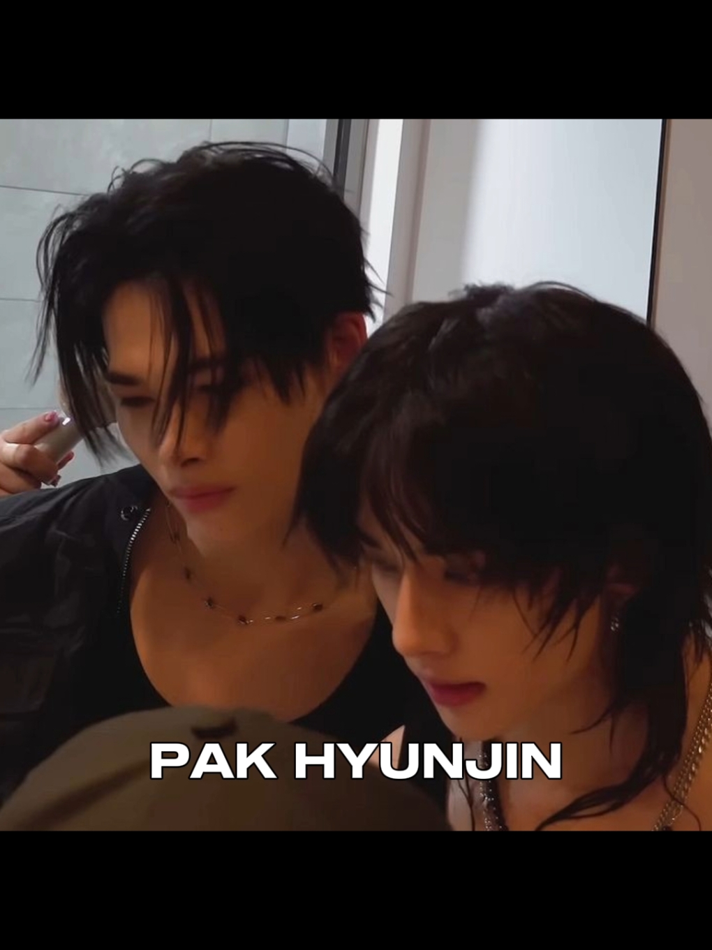 papa hyun sibuk sampe lupa anak, anaknya lupa kalo punya papa 😌 #hyunin #hyunjeong #hwangfamily #hyunjin #jeongin #riki #ni_ki #straykids #enhypen #skz #au #alternativeuniverse #kpop #fyp #4u #4upage #meme 