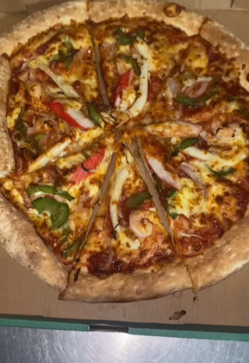 📍 PaPa John Pizza 🍕  #food_m #hubbayehh #cambodia #pizza #papajohnspizza #seafoodpizza #spicysauce  