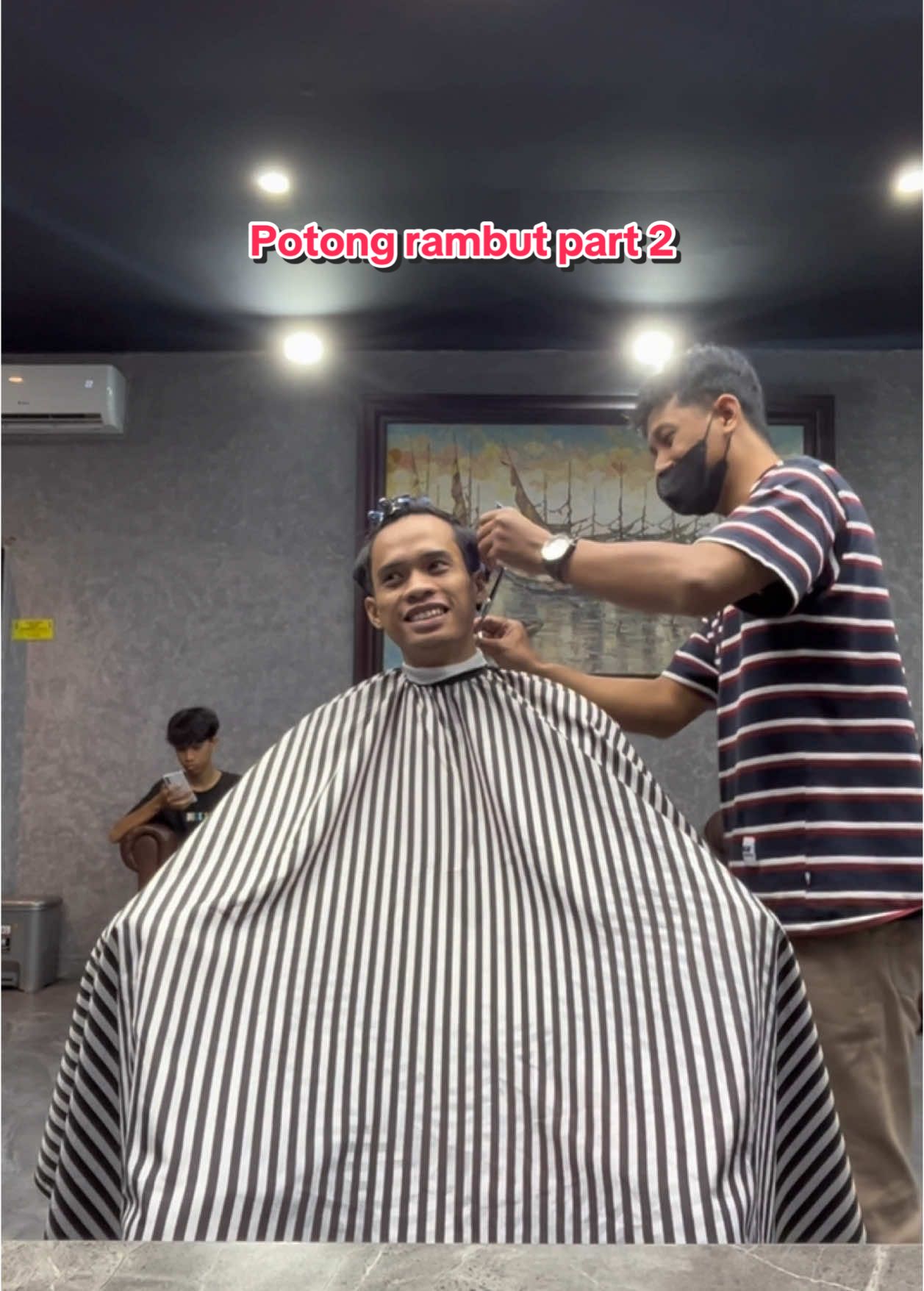 Kalau kata emak apanya yg di potong 💁‍♂️ @Picassobarberid #potongrambut #hairstyles #curtainhaircut 