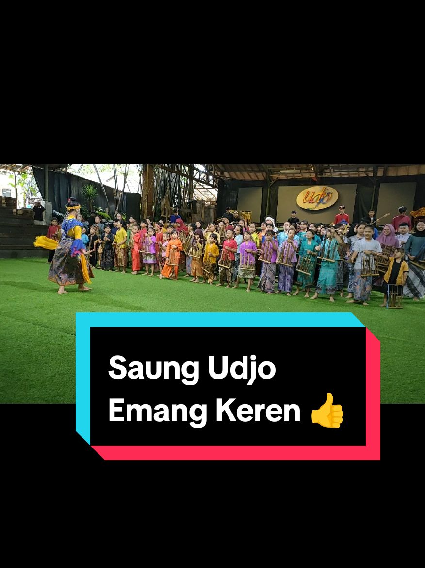 Saung Angklung Udjo (SAU) adalah suatu tempat yang merupakan tempat pertunjukan, pusat kerajinan tangan dari bambu, dan workshop instrumen musik dari bambu. Selain itu, SAU mempunyai tujuan sebagai laboratorium kependidikan dan pusat belajar untuk memelihara kebudayaan Sunda dan khususnya angklung. #saung #angklung #saungangklungudjo  #bandung #jogja #lodaya 