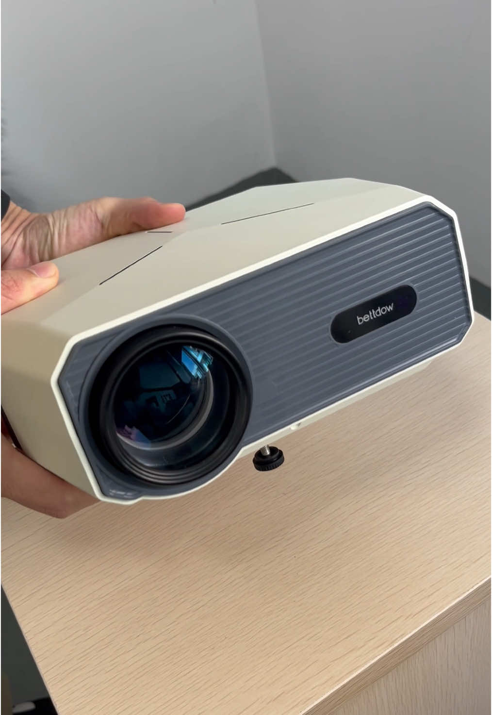 This projector can also watch movies during the day.#projector #HD #room #goojodoq