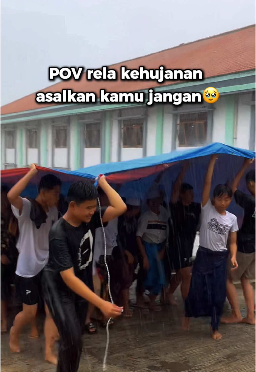 Ingatkah kamu ketika ituu🥹 #hujan #hujan🌧️ #rindu #kenangan #kenanganterindah 