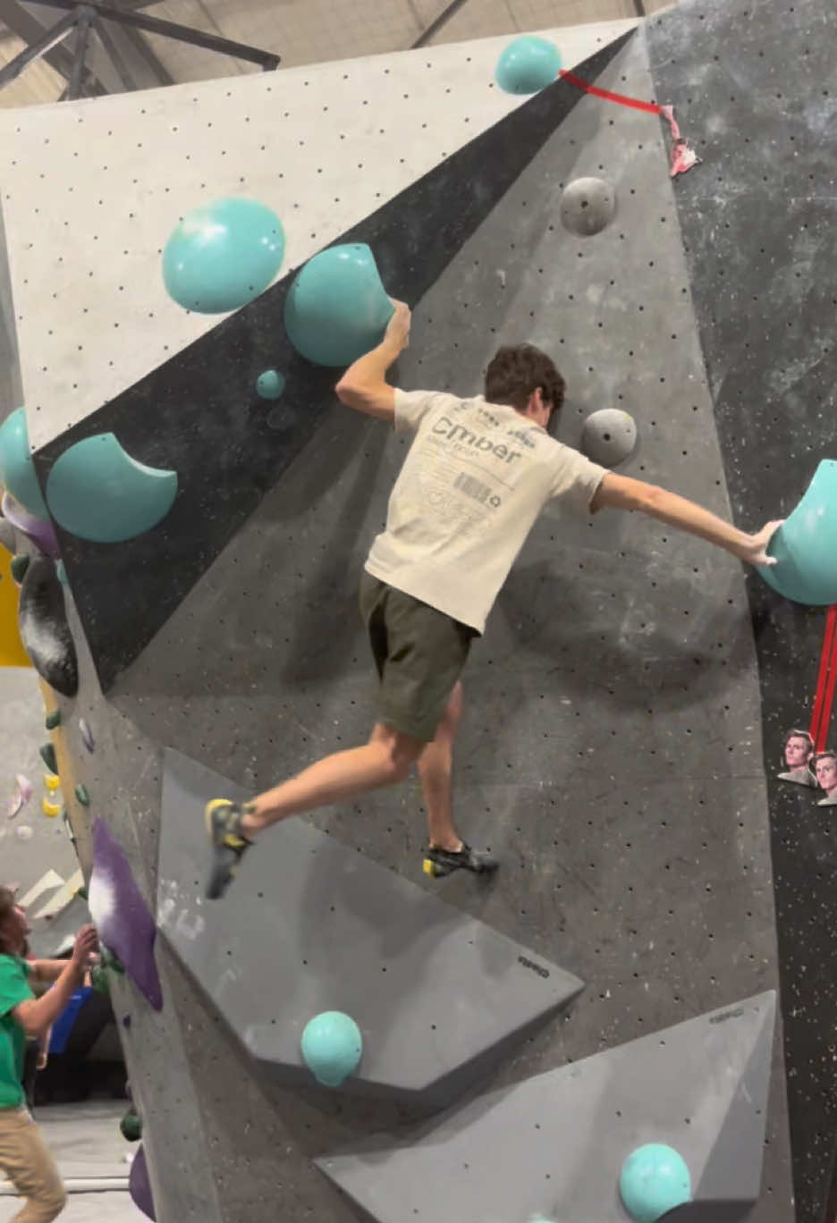 Shunt du MAGNUS BOULDER à aix les milles !! @Hujoval  #climbing #bouldering #climbup #climber 