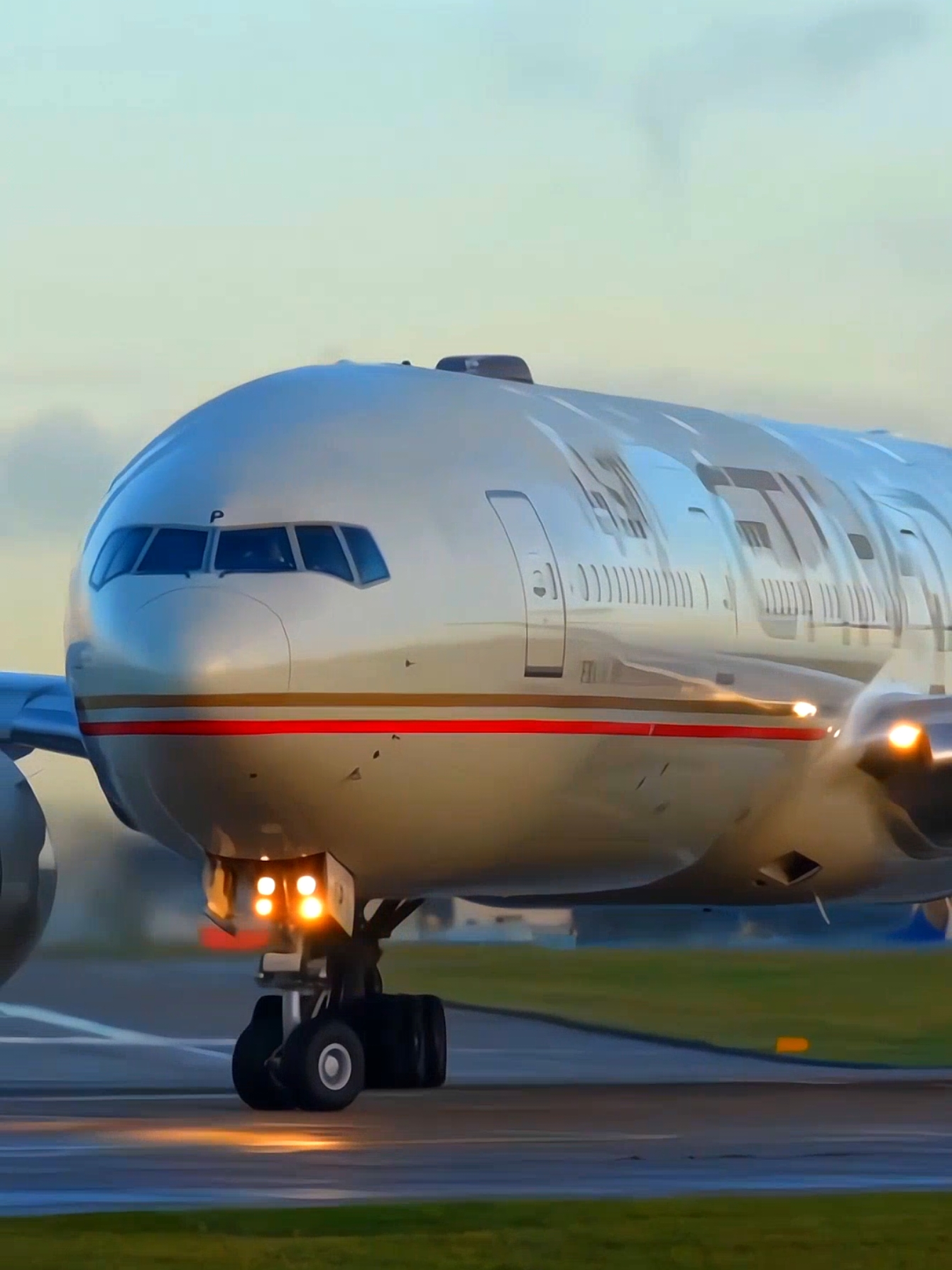 Etihad Airways takes off from Manchester to Abu Dhabi #EtihadAirways #TravelVlog #Manchester #AbuDhabi #Aviation #JetSetter #TravelDiaries #ExploreTheWorld #InFlightExperience #Wanderlust