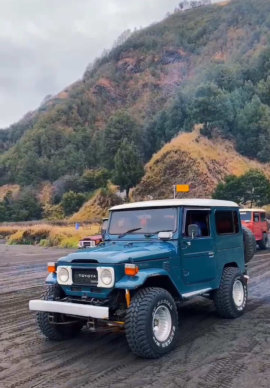 Barudak loss bromo 😍 #bromo #sewajeepbromo #sewamotortrailmalang #rentalmotortrail #fyp #malang #sewatrailbromo #sewamotormalang #rentaltrailbromo #bromomountain #sewatrailmalang #sewajeepbromomurah 