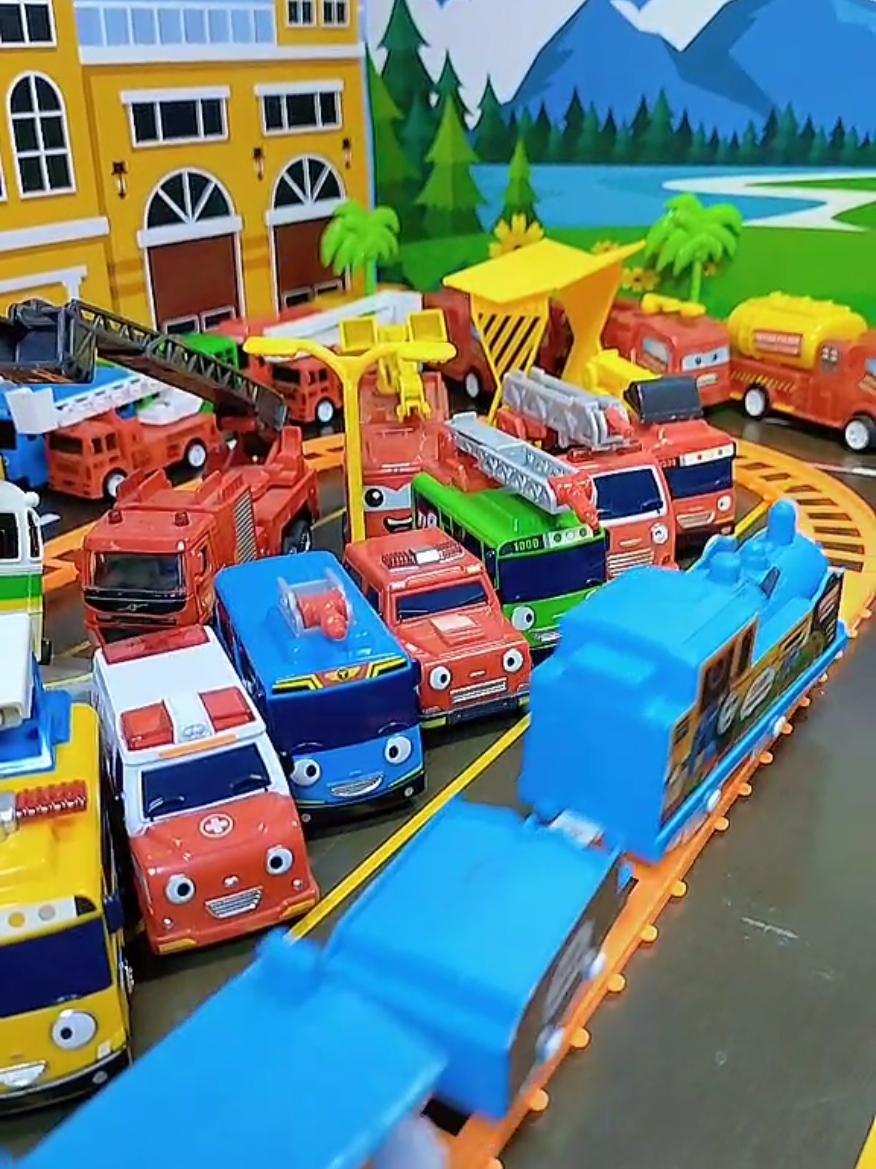 Naik Kereta Api Tut Tut Tut ke Bandung Surabaya - Train Play Set #naikkeretaapi #keretaapi #bandung #surabaya #kereta #keretaapiindonesia #keretaapikita #train #trainplayset 