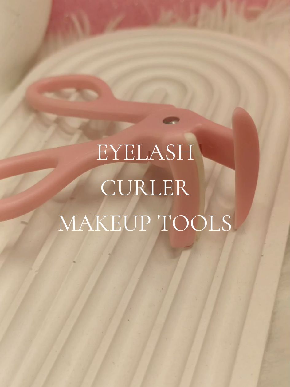 PERFECT CONTROL FOR EXCEPTIONAL CURL #eyelashcurl #makeuptools #lashcurler 