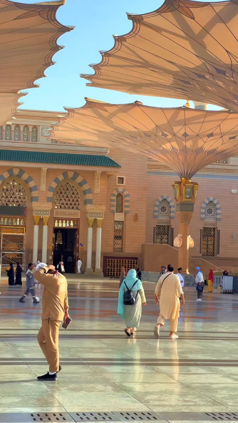 Mashallah so cute baby in Makkah #mashallah #socute #viralvideo #foryoupage #fypage #viralaccount #makkahmadinah🕋 #mola #aka #foryoupage #socutebaby 