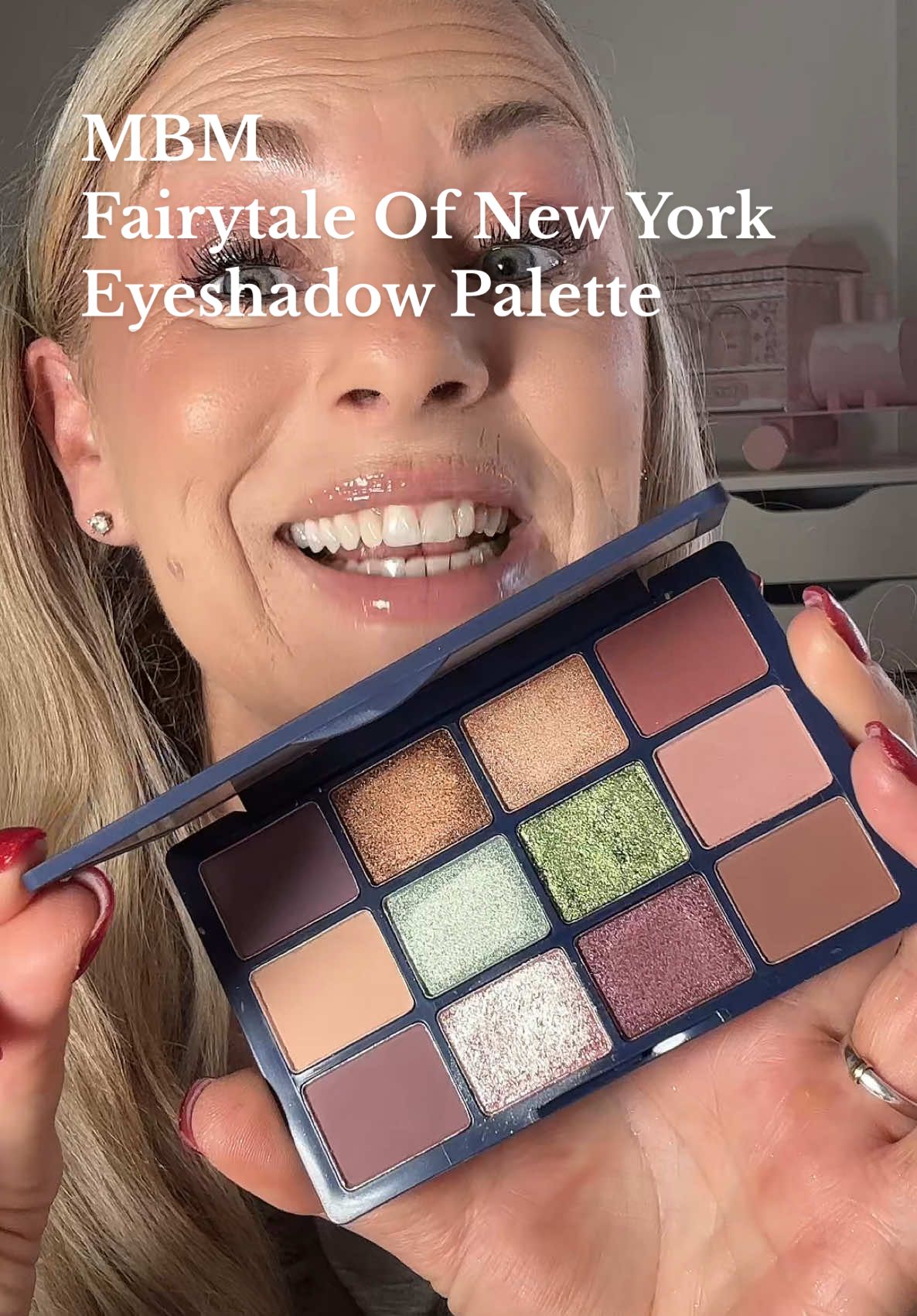 I’m in love with this @madebymitchell eyeshadow palette #madebymitchell #mbm #eyeshadow #eyeshadowpalette #affordablemakeup #flashsale #dealdrops #contentcreator #fyp