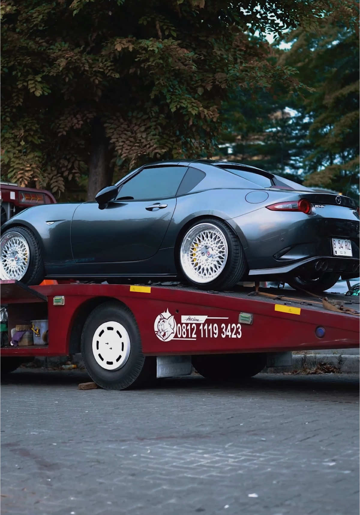 Bagged Mazda MX-5 Miata Using AIRBFT Airsuspension 💯 🚘 : @faridz_syaifulloh  🛠️ : @Raindy Iga Sukmawan 🎥 : @Godspeed indonesia  AIRBFT SMART LOWERED & HIGH-QUALITY AIR SUSPENSION 4000 sets in a year worldwide ISO9001-International Quality System Top Review Product airsuspension For more information, please contact : +62 822 600 000 55 #airsuspensi #airbft #bagged #mazda #miata #mx5 #airsus #cambergang 