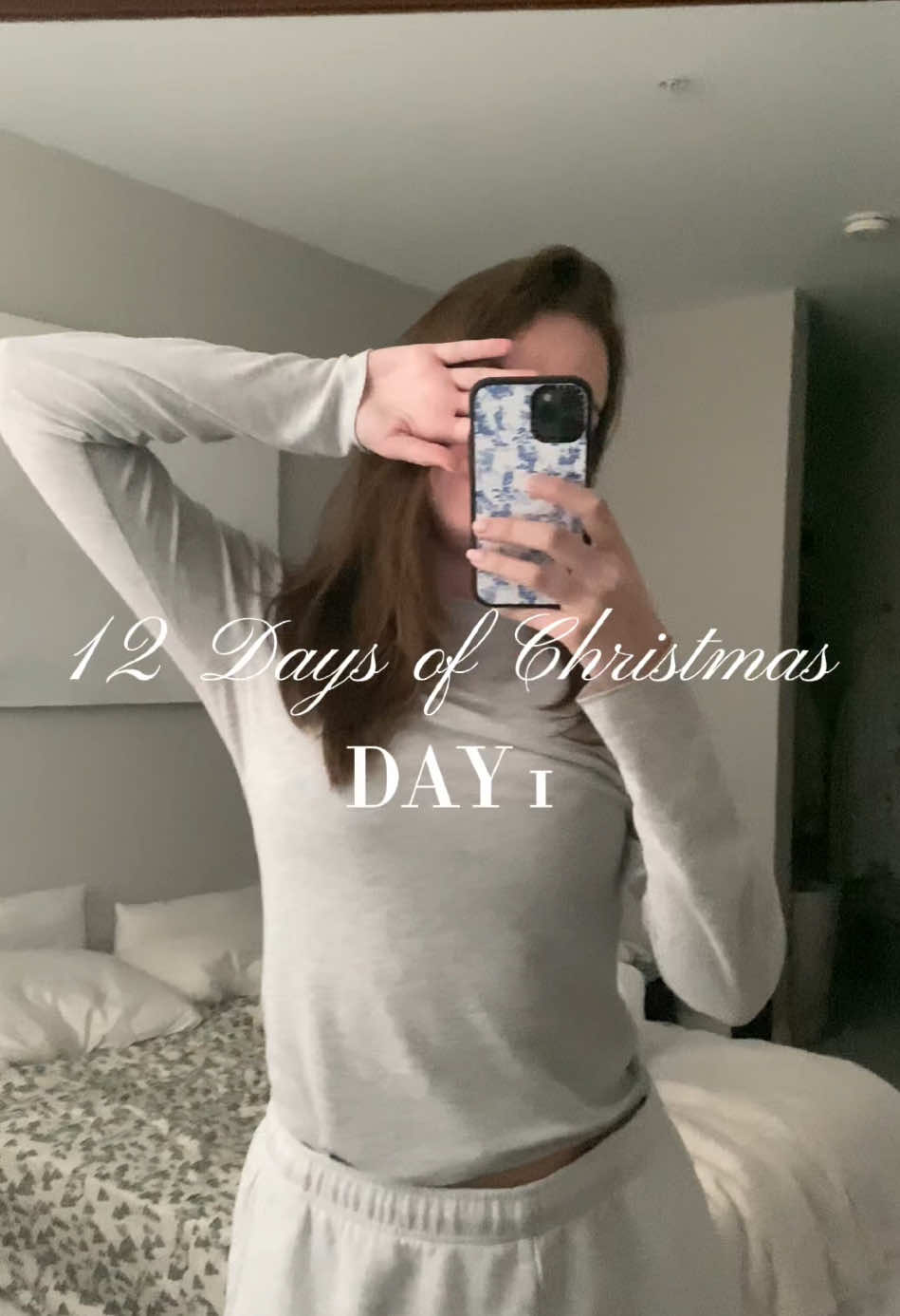 Happy 12 Days of Christmas!! ❄️🎄✨ I’ll be vlogging every day leading up to Christmas 📷 #Vlog #dailyvlog #dayinmylife #12daysofchristmas #Vlogmas #wfhvlog 