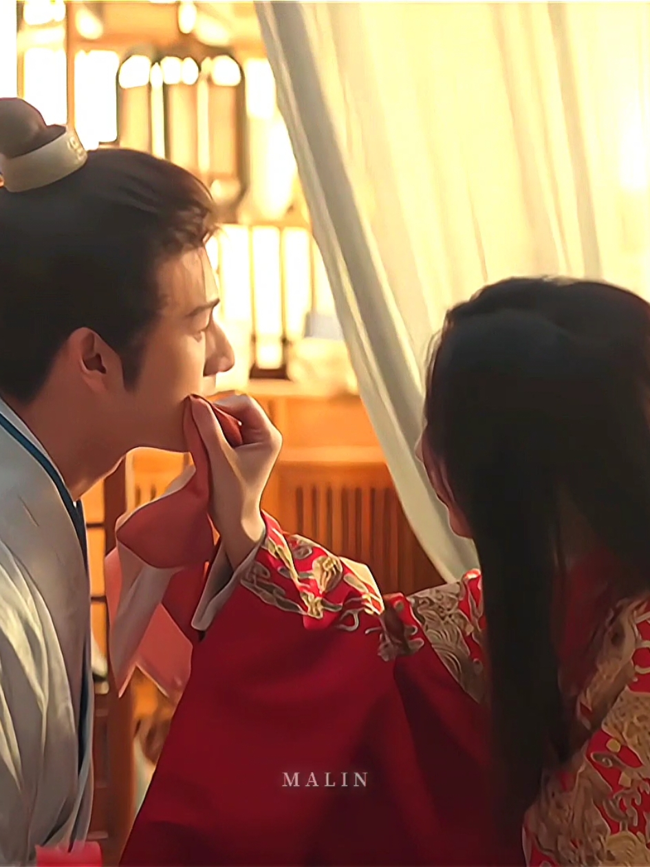 He broke the rules before the wedding to bring her her mom's jade bangle.🥹❤️ #blossom #九重紫 #mengziyi #liyunrui #cdrama #chinesedrama #จิ่วฉงจื่อ #บุปผาเหนือลิขิต #ซีรีส์จีน 