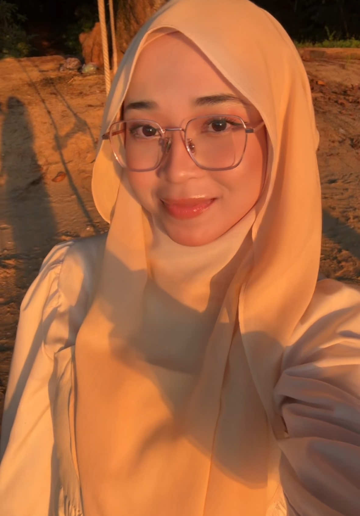 the sun is giving 🧡