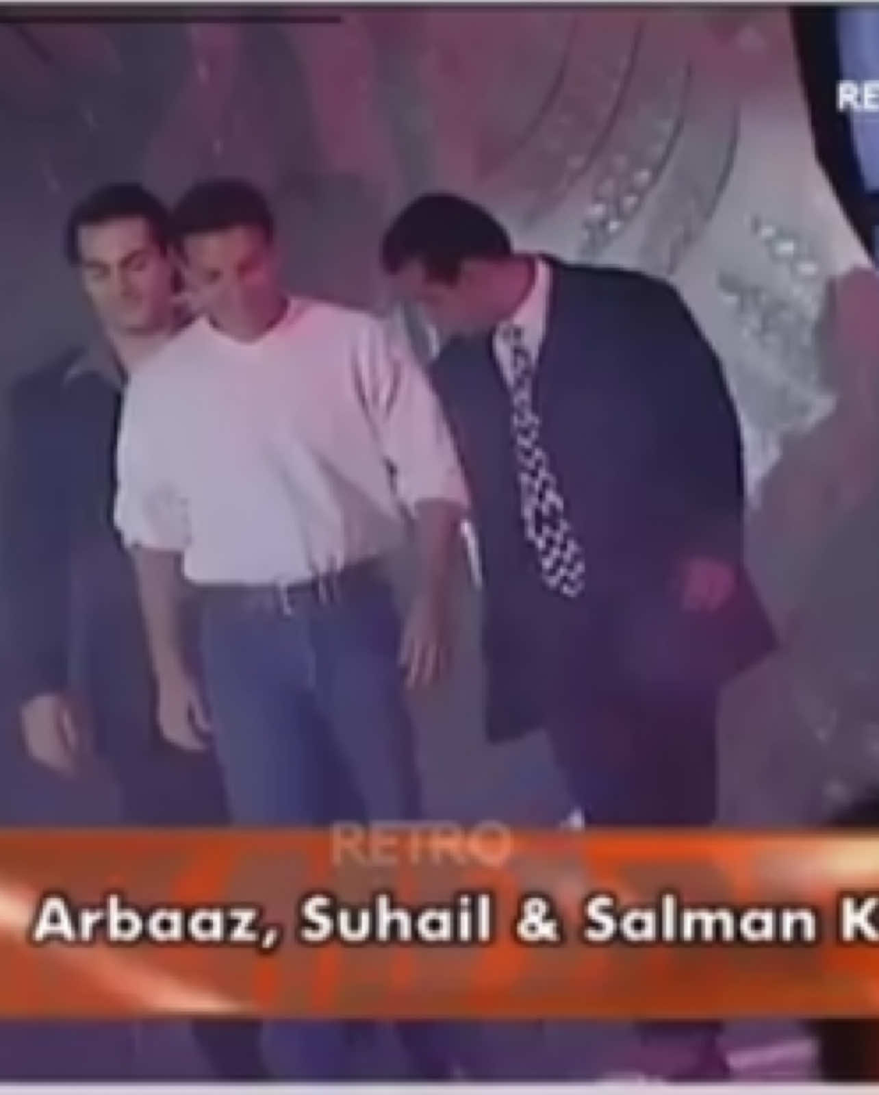 helen Recieving award from sons - Bollywood #award #retro #helen #salmankhan #india #awardceremony 