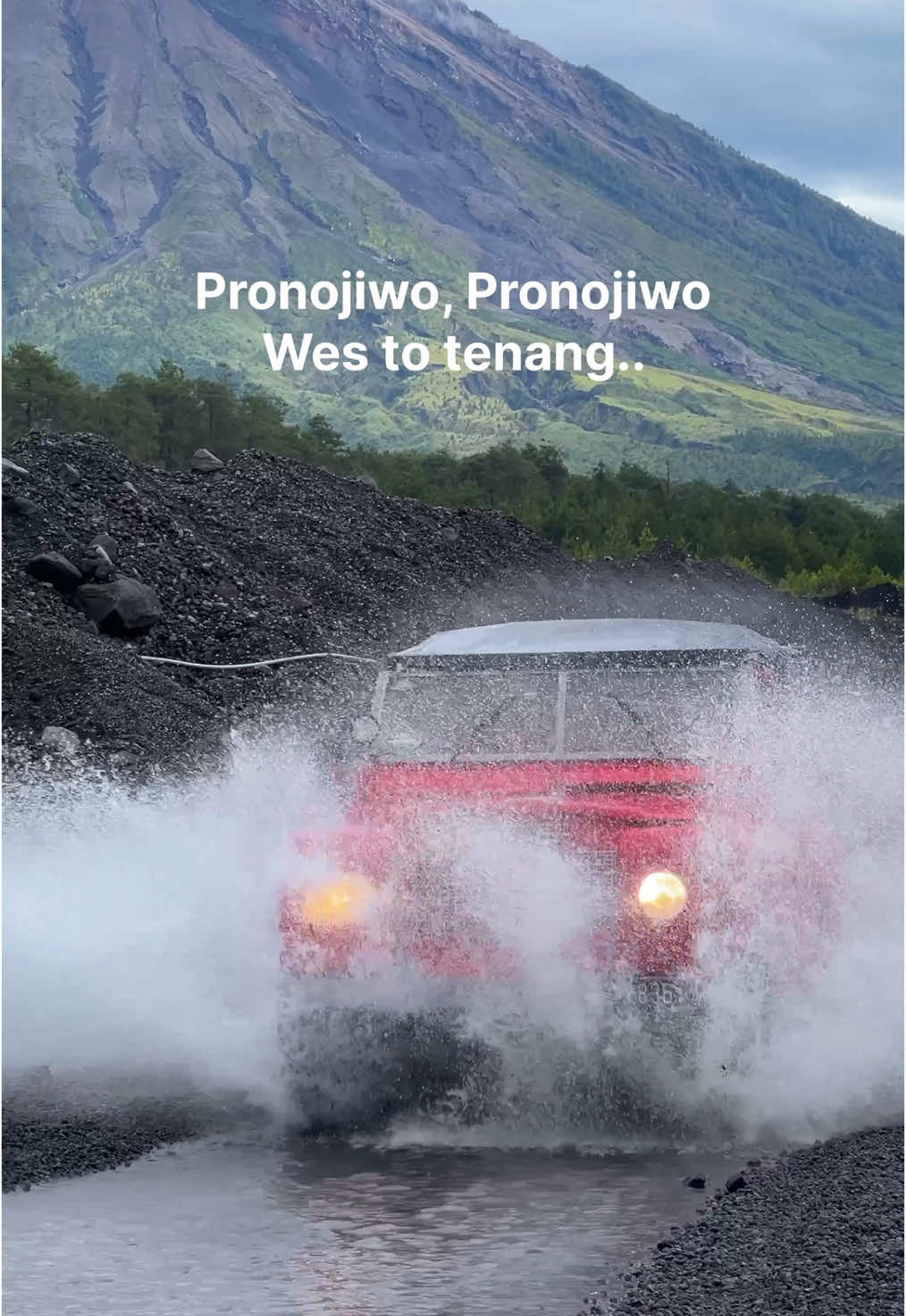 Pronojiwo, pronojiwo.. Wes to tenang..  #jelajahkuliner #TikTokAwardsID #SiapaSangka #JelajahSurabaya #JelajahLiburan #wonderfullindonesia #wisatalumajang #eastjava #visitpronojiwo #jelajahpronojiwo #airterjuntumpaksewu #pndakicantik #landrover #vwsafari #atv #atvsemeru #lavatourpronojiwo @syaifularieef @Hasanbasri_ @Muncend_87212 @PRONOJIWO ADVENTURE @Udik Geco @PRONOJIWO ASIK 