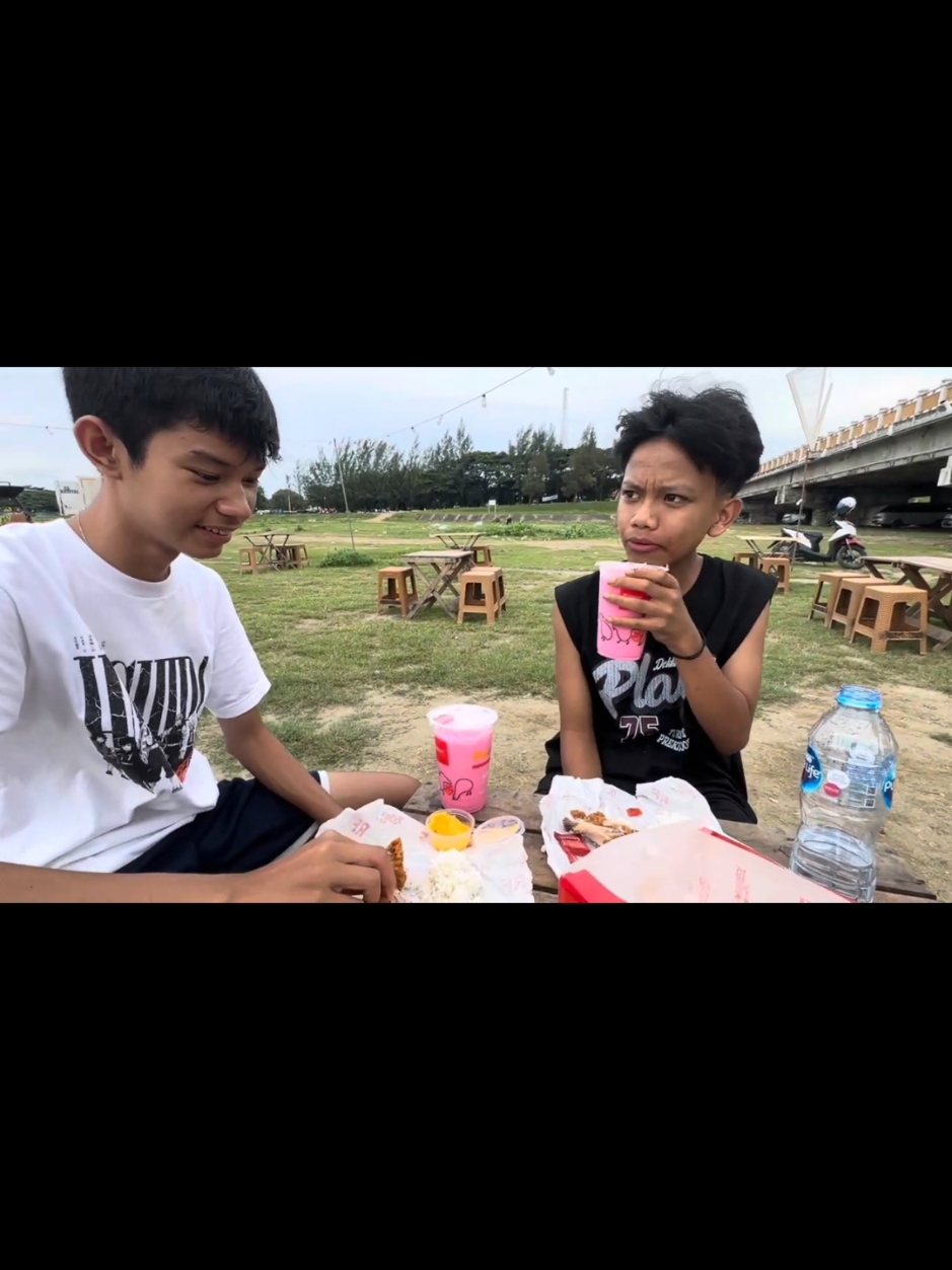 FAREL PRAYOGA BIS MANCING LANGSUNG MUKBANG #farelprayogaofficial #farelbanyuwangi #falov_farellovers #farelprayoga #VALOV 