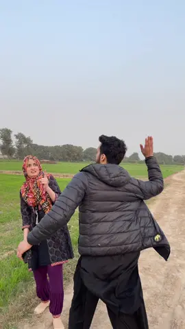 😂 #lahoripunjabifamily #fypシ゚ #foryou #welovetosmile #foryoupage #viral #viralvideos #trending #trendingvideos #happy #good #Love #dress #beautiful #MomsofTikTok #baby #family #village #fun #meme 