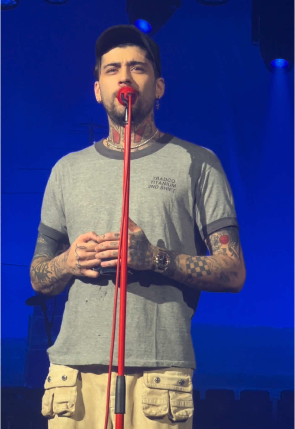 Saying this while sipping on his tea looking all cute was unhinged 🤣🤣🤣 #zayn #zaynmalik #zaynmalikvids #stairwaytothesky #sttstour #sweat #sttstouredinburgh #edinburgh #livemusic @Zayn 