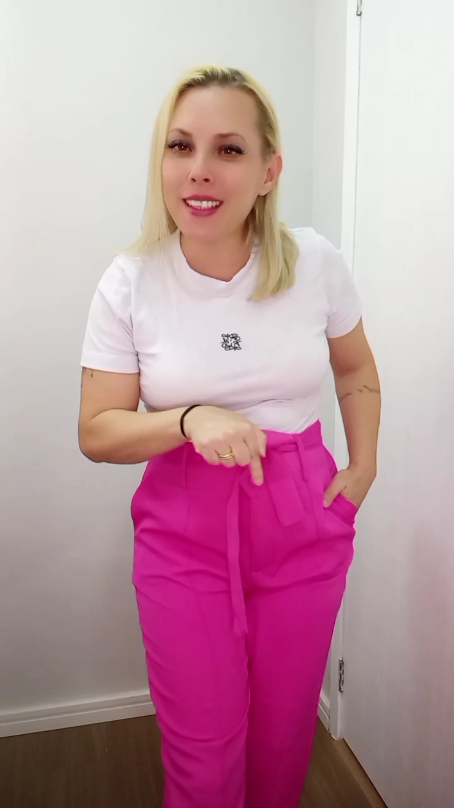 Calça Alfaiataria R$ 69,90 compre na live ou me chame no Whats ( 43) 9 8483-5103 (Luciana ou Fábio) #calça #alfaiataria #fyy #hype #natal #look  #ferias  @Eumaischic 