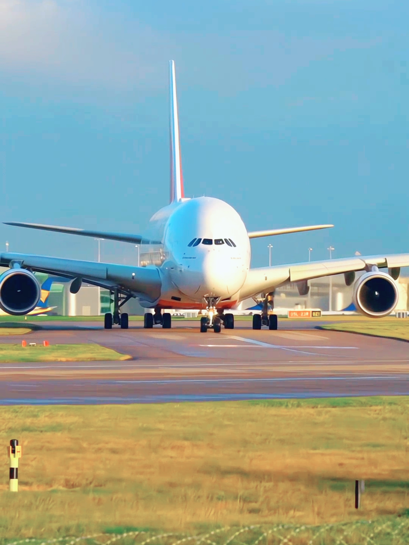 The Majesty of the Skies: Emirates Airbus A380 ✈️👑 #EmiratesA380 #AviationKing #AirbusA380 #FlyingHigh #AviationLovers #TravelGoals #AviationHistory #AirplaneEnthusiast #SkyMajesty #WorldOfFlight