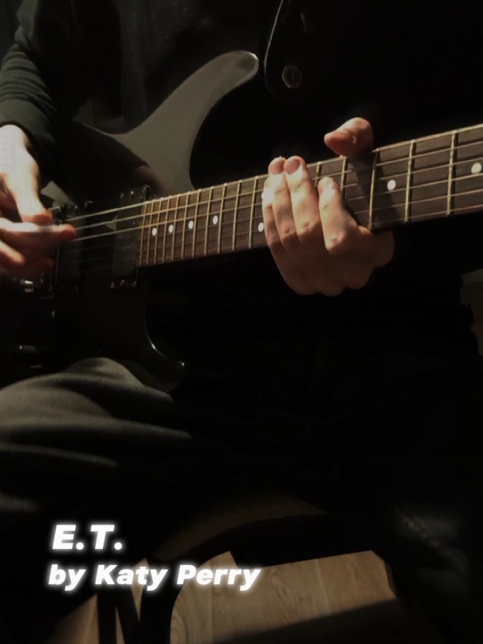 E.T. - Katy Perry Переходи в тг ksowvw, там фуллы и табы #katyperry #et #electricguitar #guitarist 