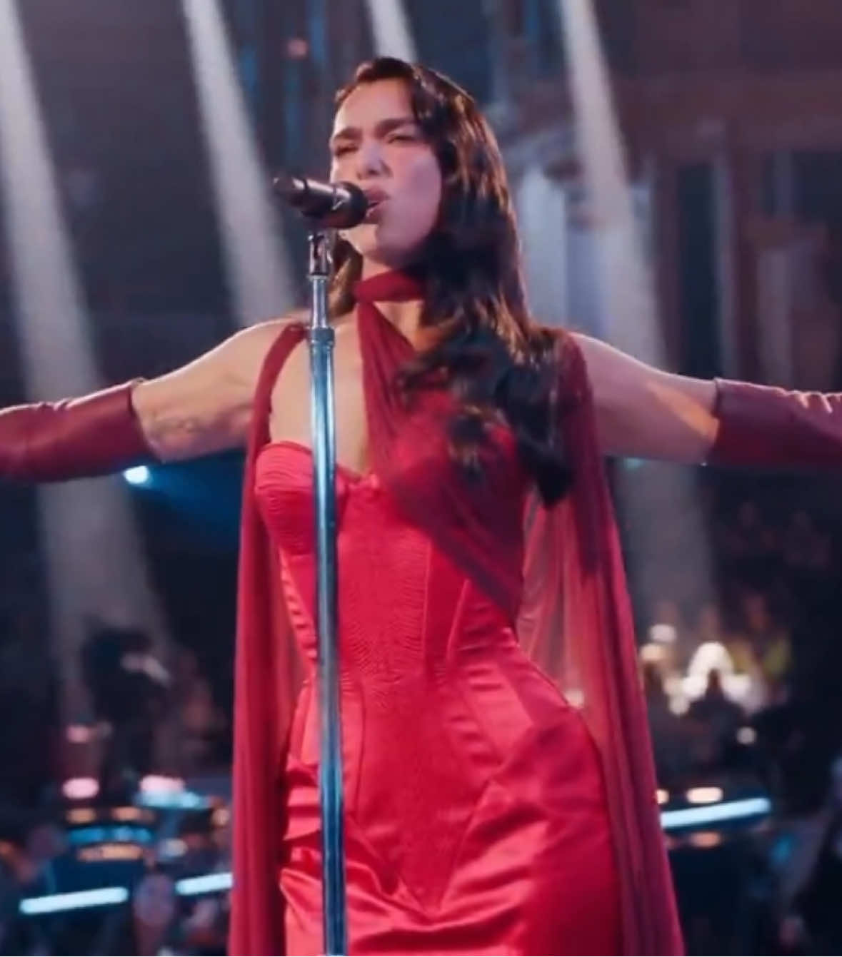 why is nobody talking about this  gem?? HOUDINI DESERVES BETTER!!! #dualipa #royalalberthall 