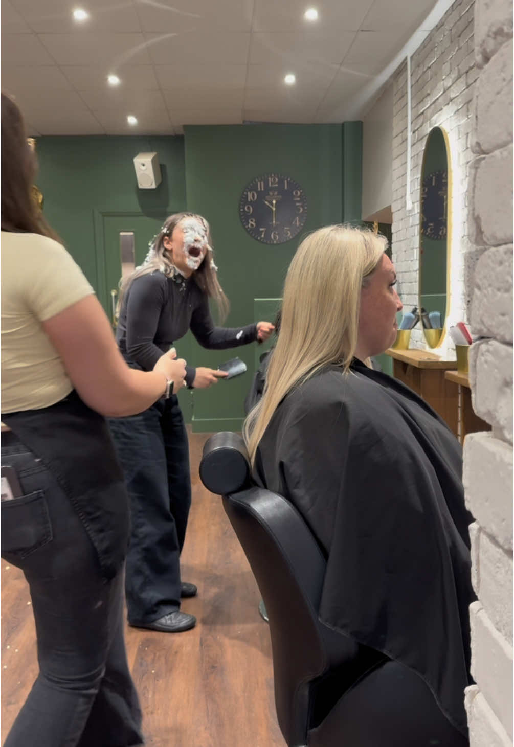 Only make up was harmed in the making of this vidio 🙃 • #nomousse #nomousseplease #hairdressers #exeter #devon #hairsalon  #salonprank #prank #salonhumor #hairstylist #hairsalonhumor #nomoussenoproblem #salonassistant #salonapprentice #salonindustry