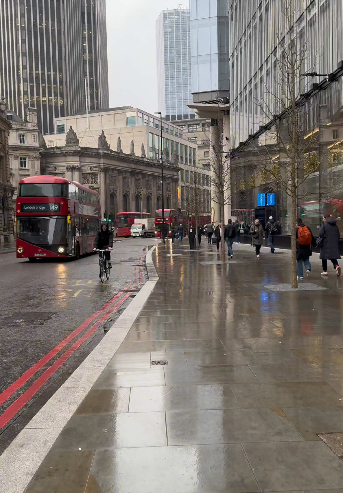 City of London walk on a rainy days  #london #londra #visitlondon #londoncity #walk #foryoupage 